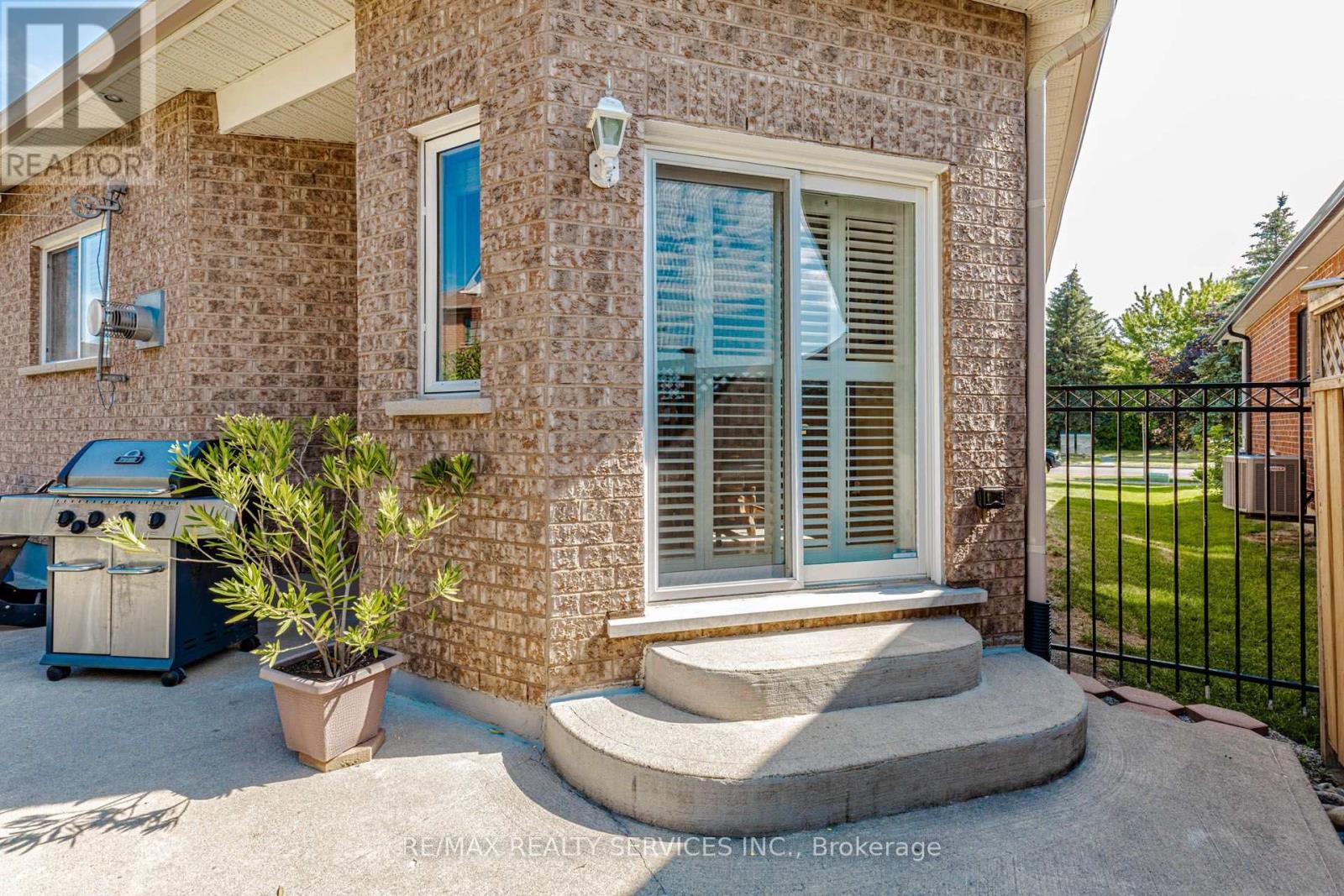 128 VALLEYWOOD BOULEVARD - 46