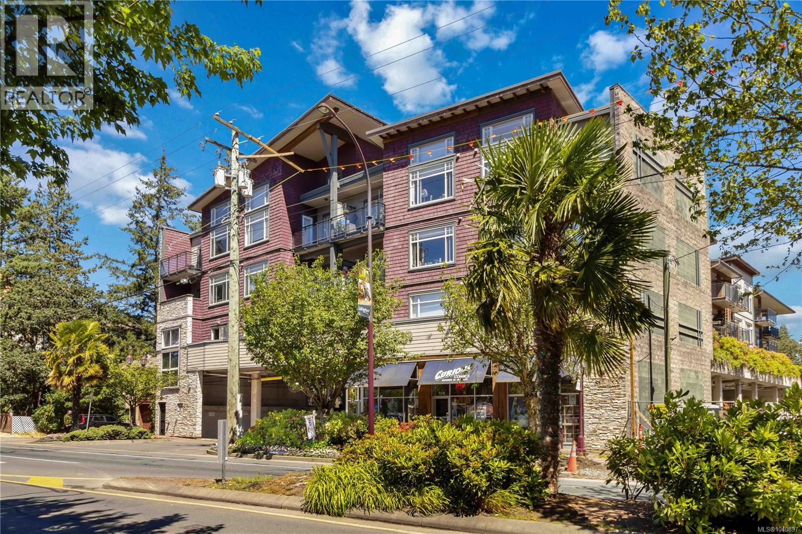 #204 844 Goldstream Ave - 2