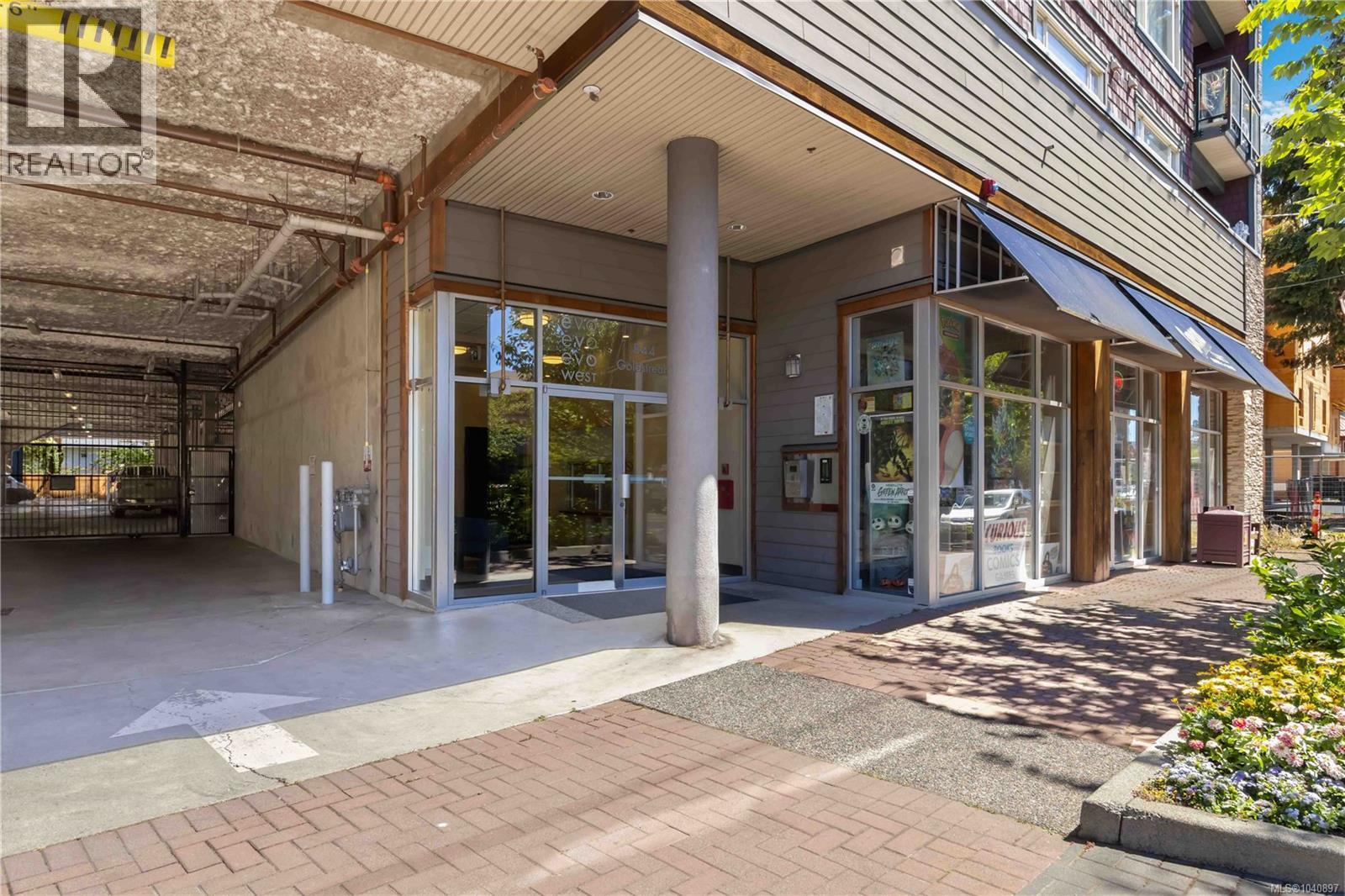 #204 844 Goldstream Ave - 3