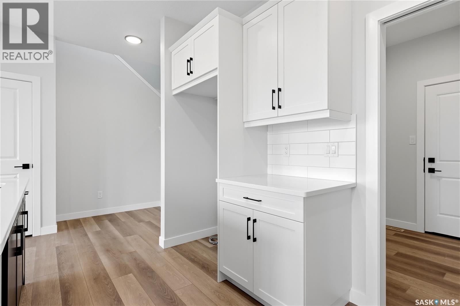 3180 Favel DRIVE - 4