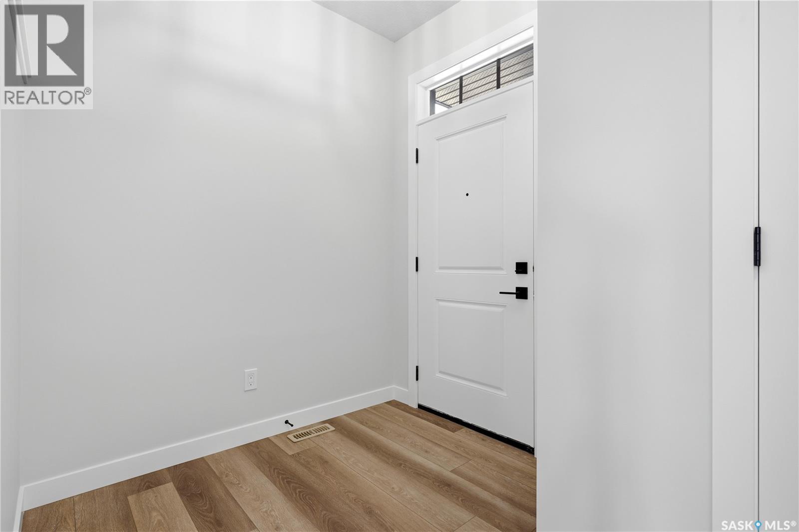 3180 Favel DRIVE - 40