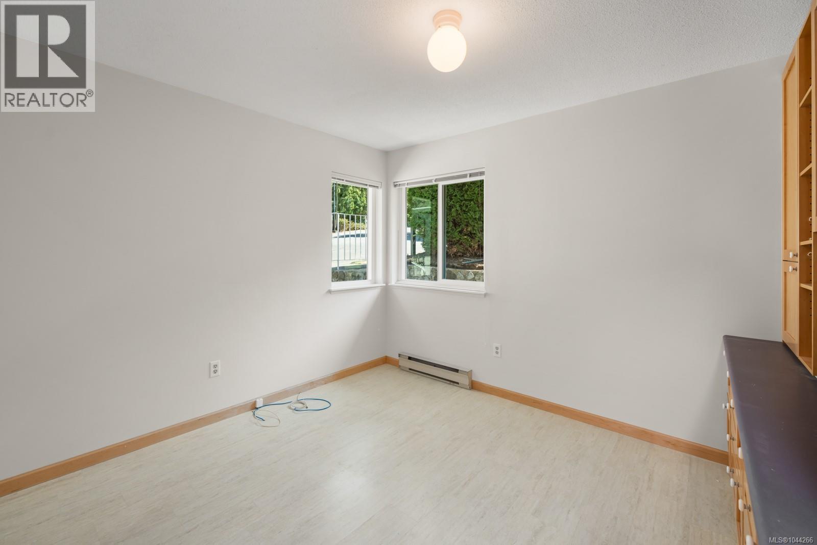 #12 930 Josephine Rd - 18
