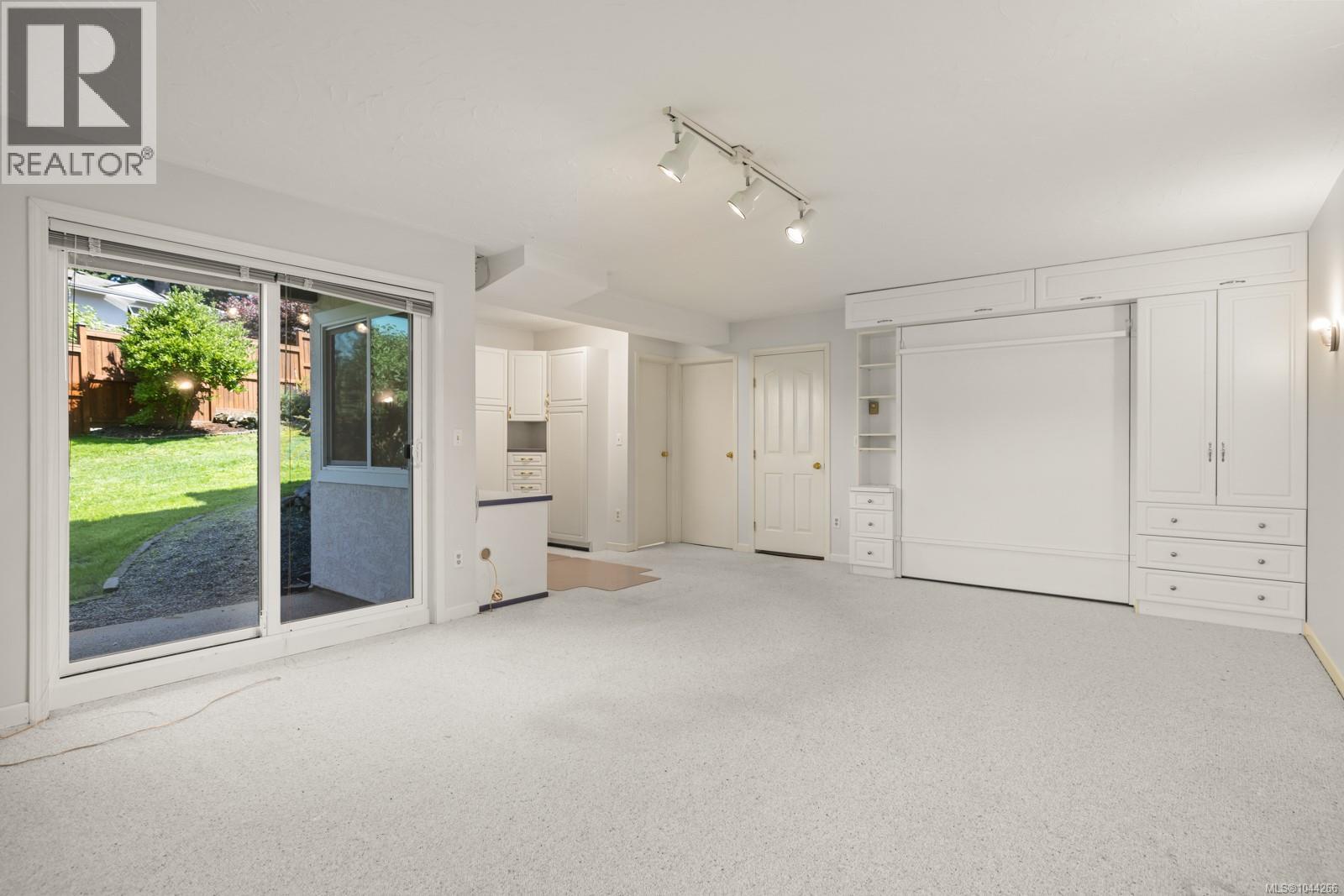 #12 930 Josephine Rd - 28