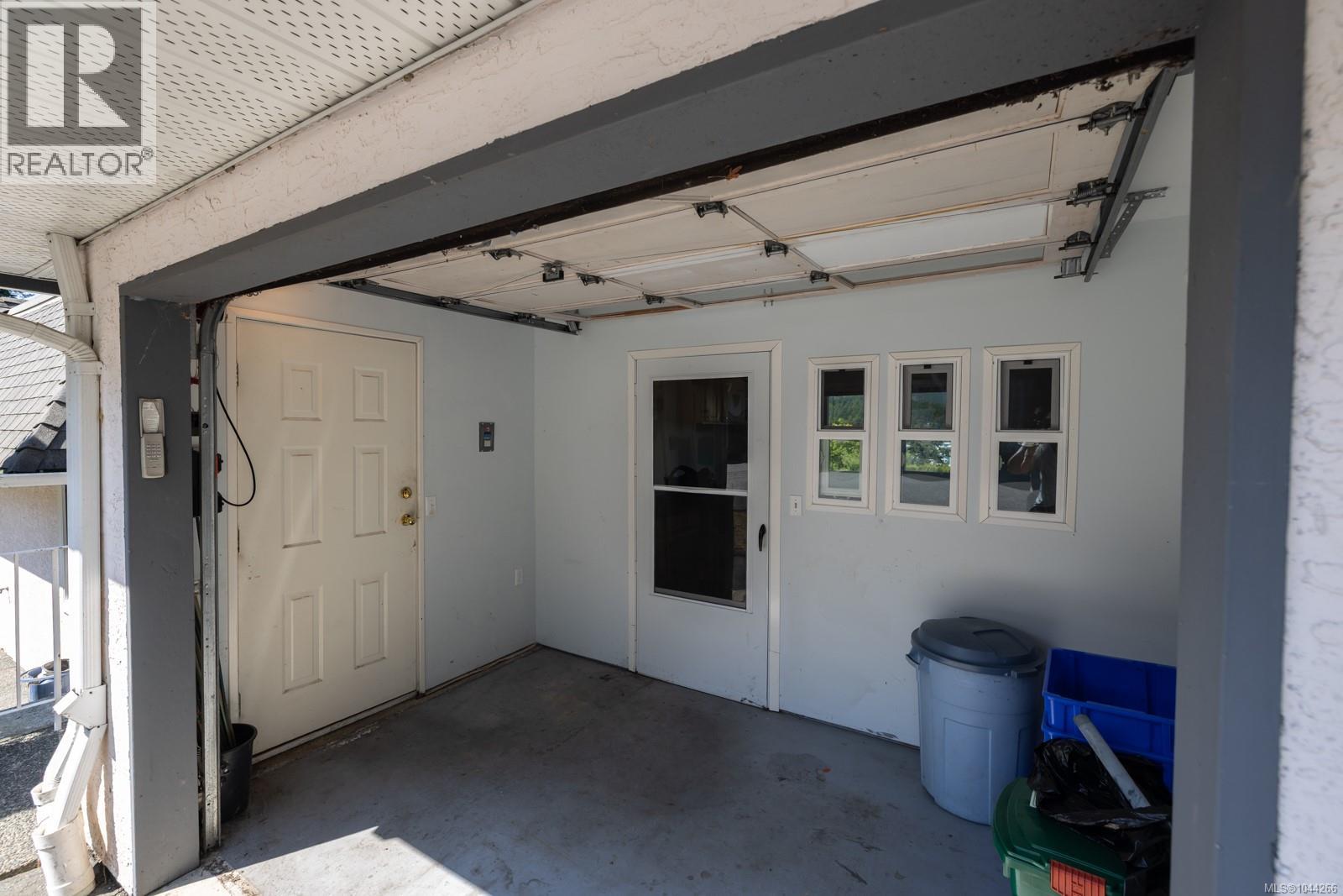 #12 930 Josephine Rd - 36