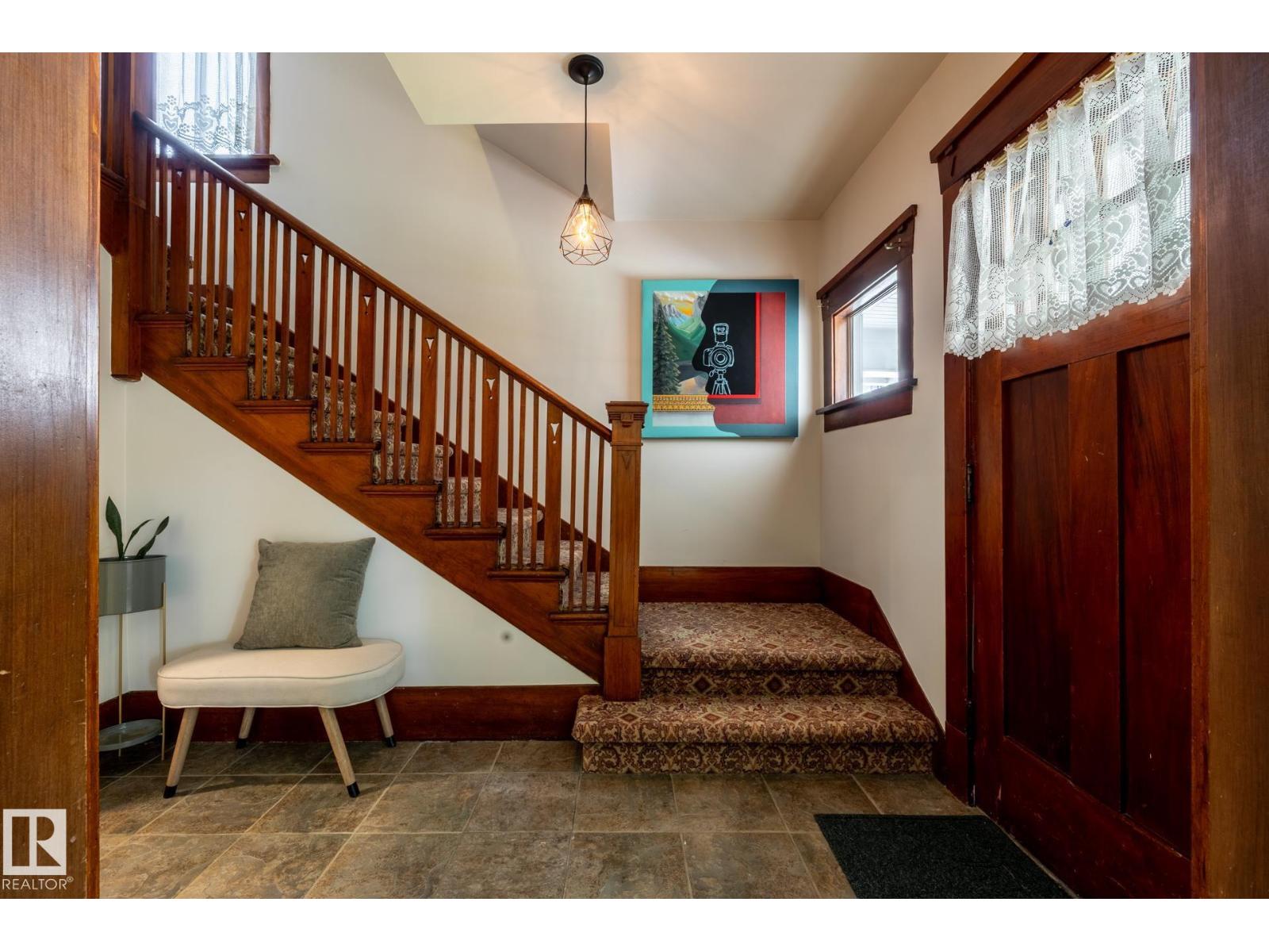 10024 147 ST NW - 5