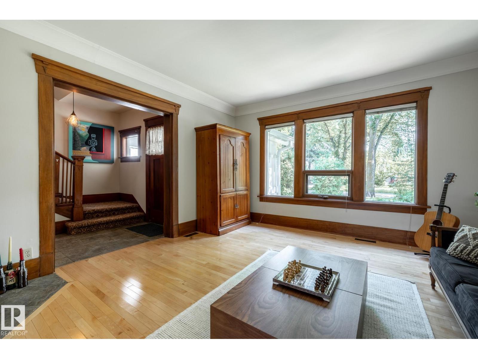 10024 147 ST NW - 8
