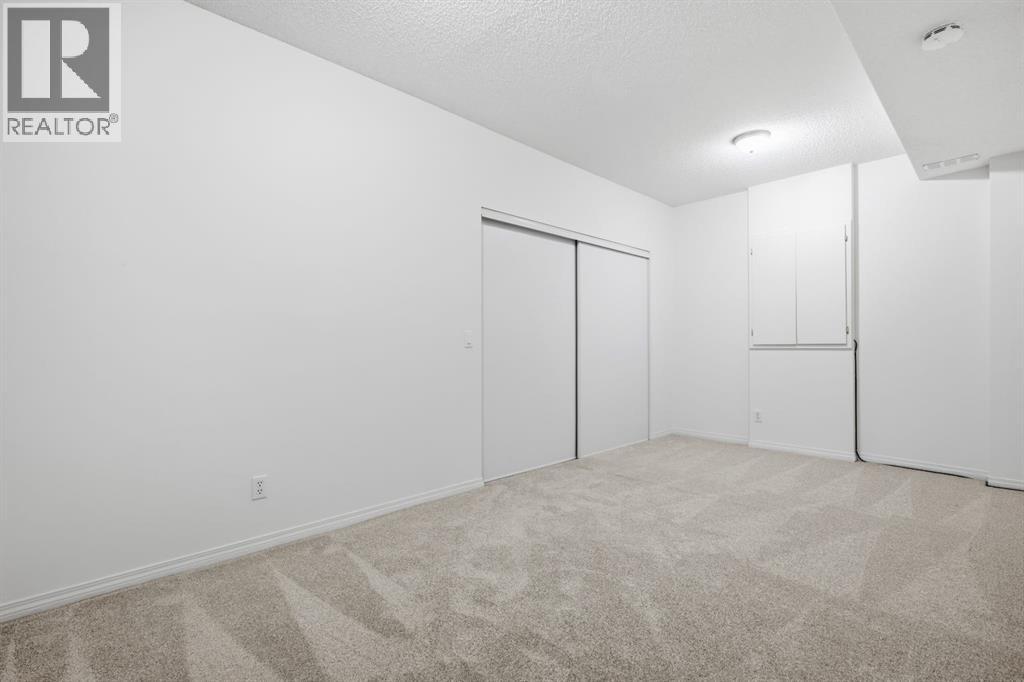 1 Gleneagles View, Cochrane