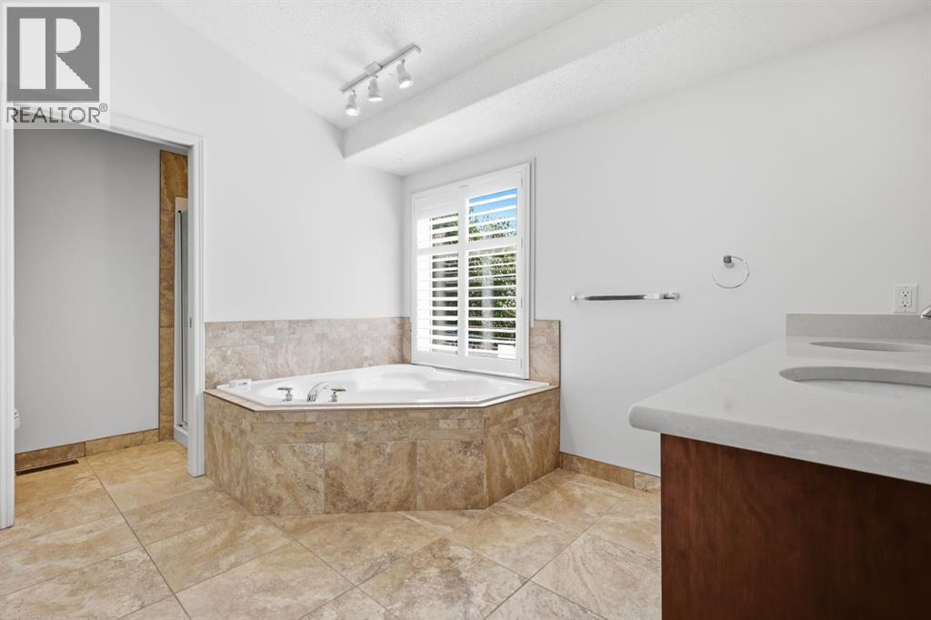 1 Gleneagles View, Cochrane