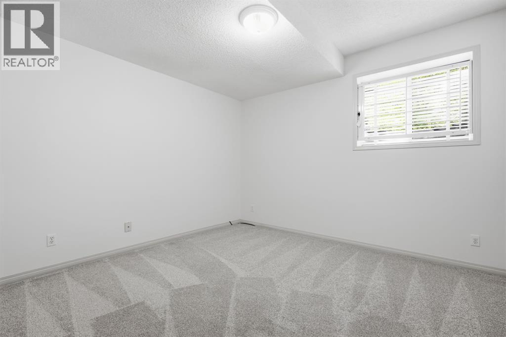 1 Gleneagles View, Cochrane