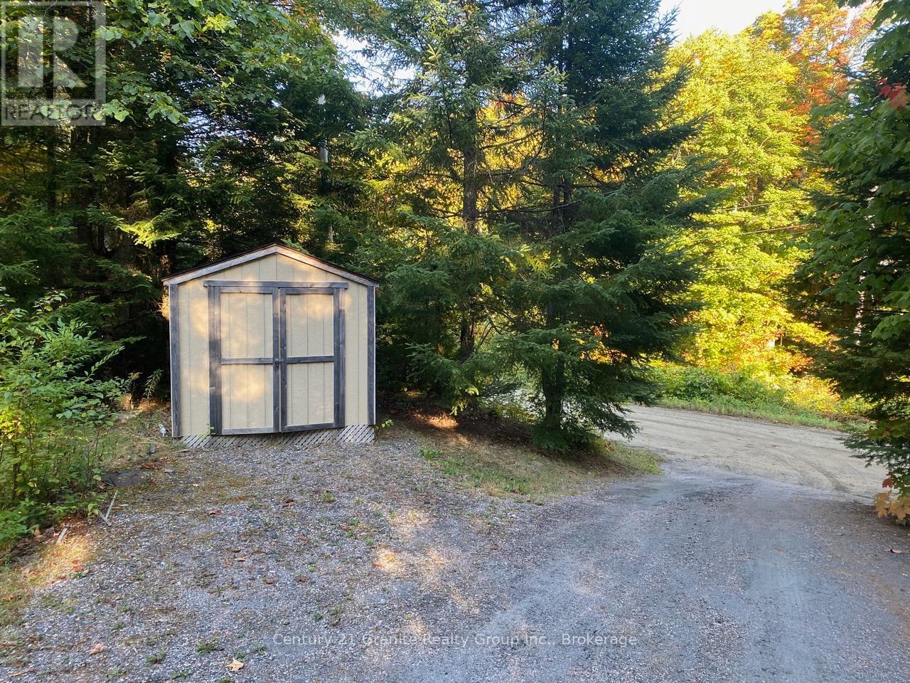 1052 KENSINGTON ROAD - Image 26