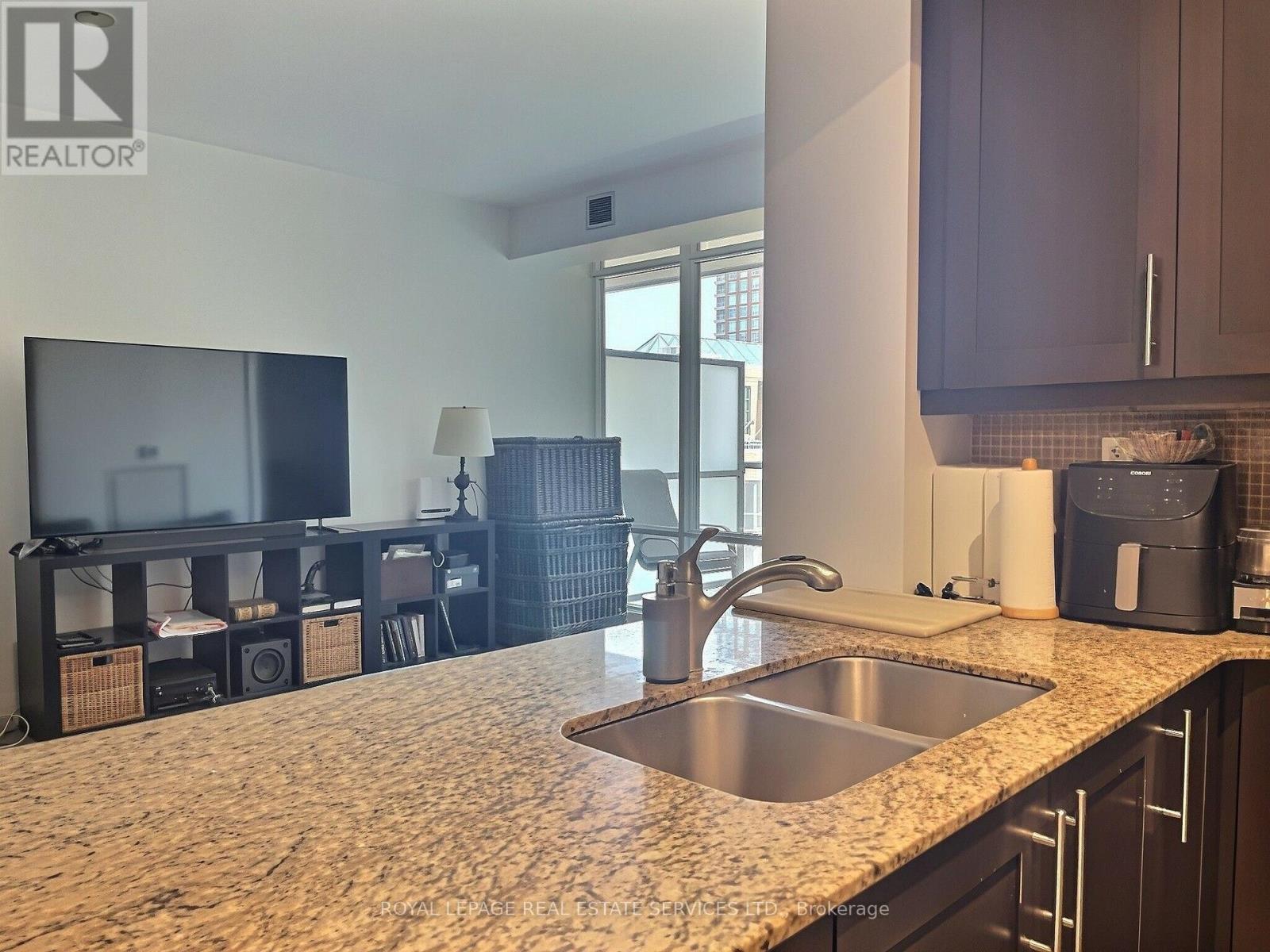 #701 1 BEDFORD ROAD - 5