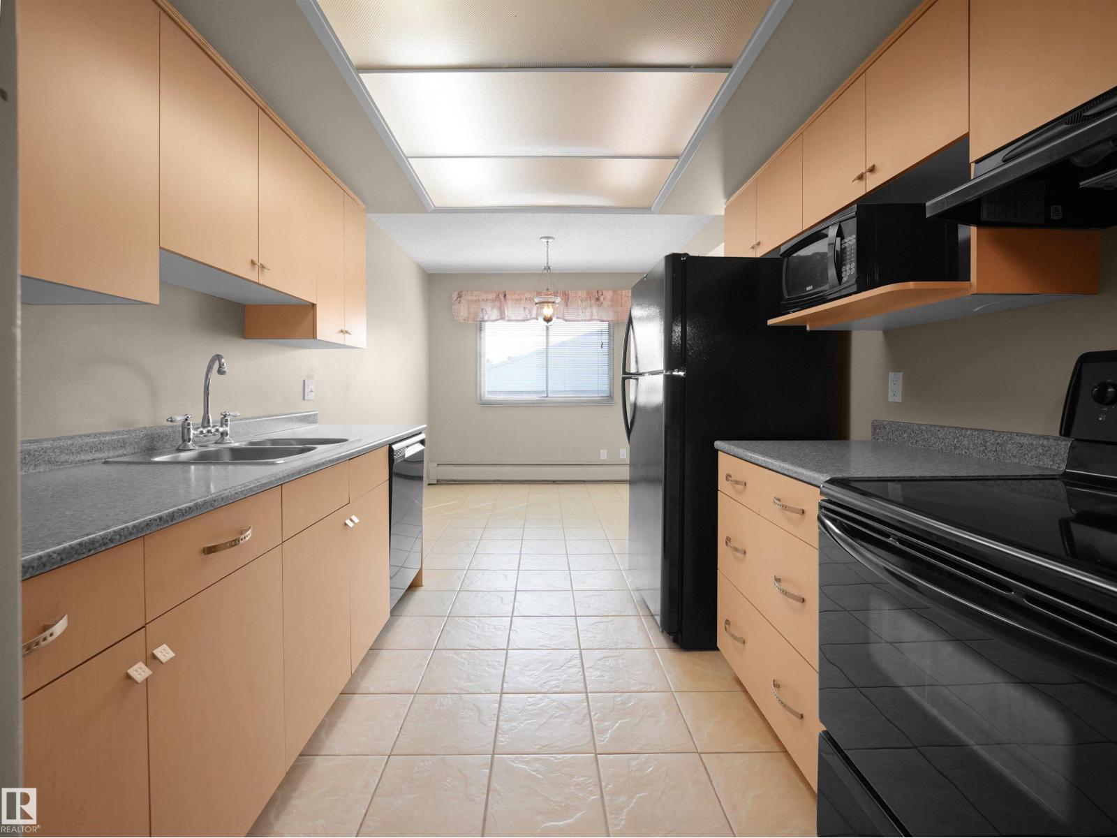 #428 4404 122 ST NW, Aspen Gardens, Edmonton photo 1