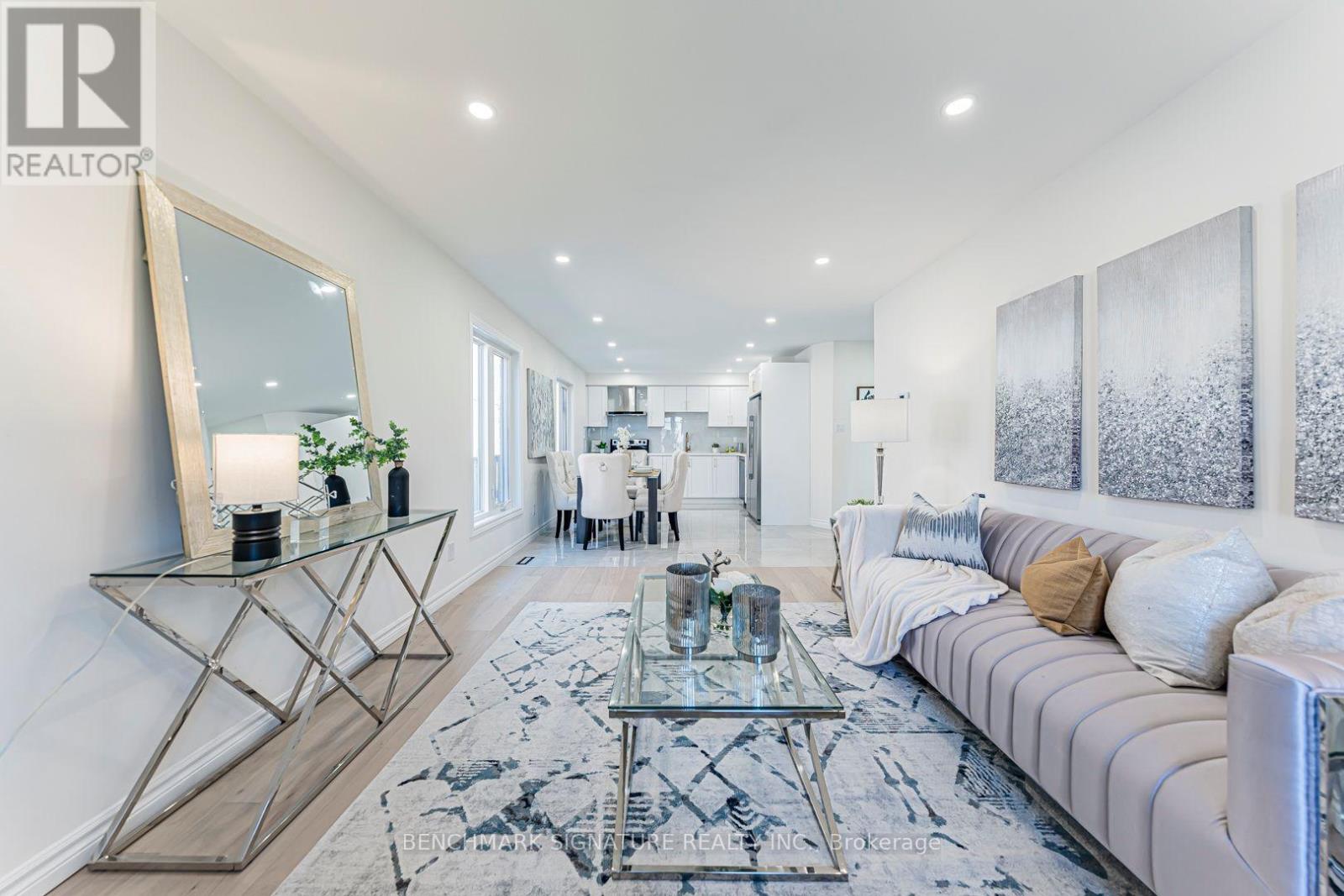 102 HARNESS CIRCLE - 1