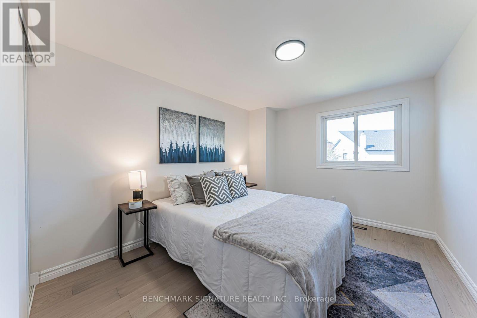 102 HARNESS CIRCLE - 20