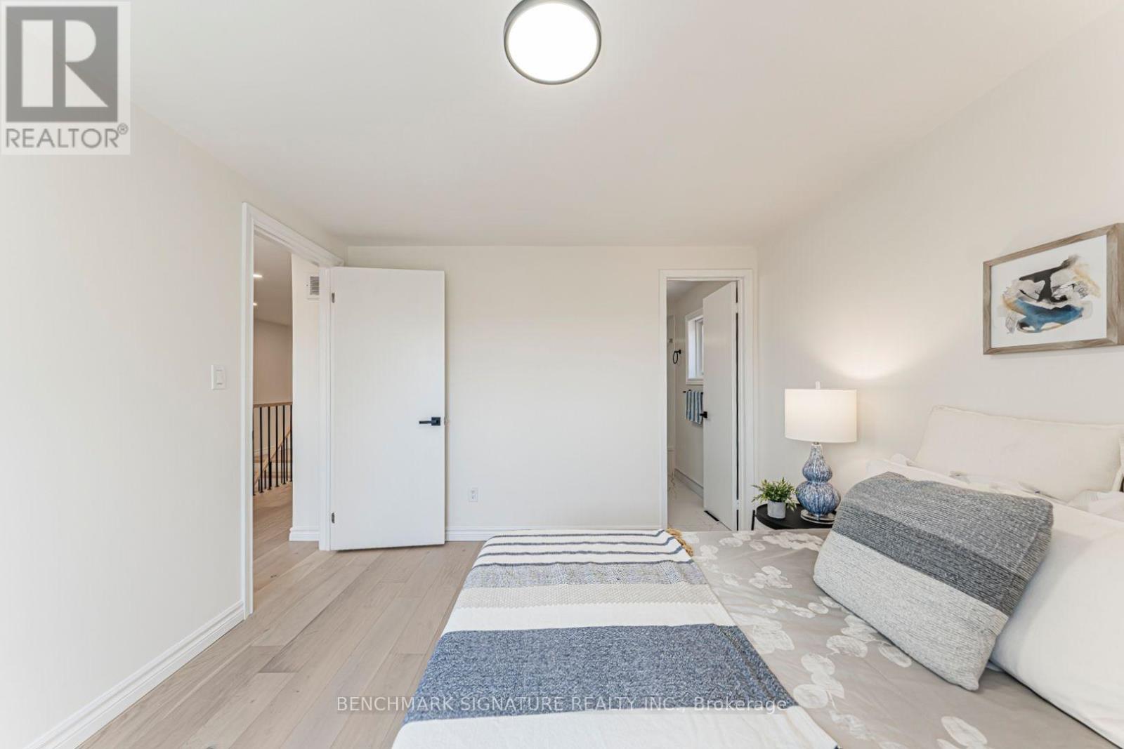 102 HARNESS CIRCLE - 23