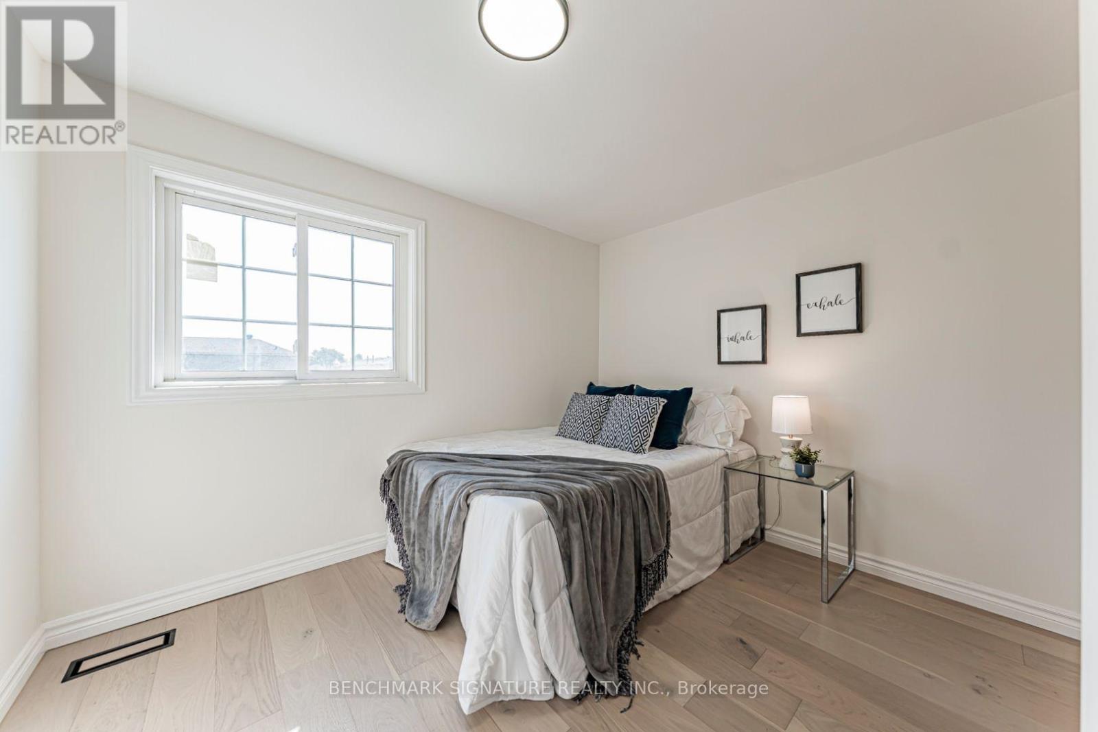 102 HARNESS CIRCLE - 25