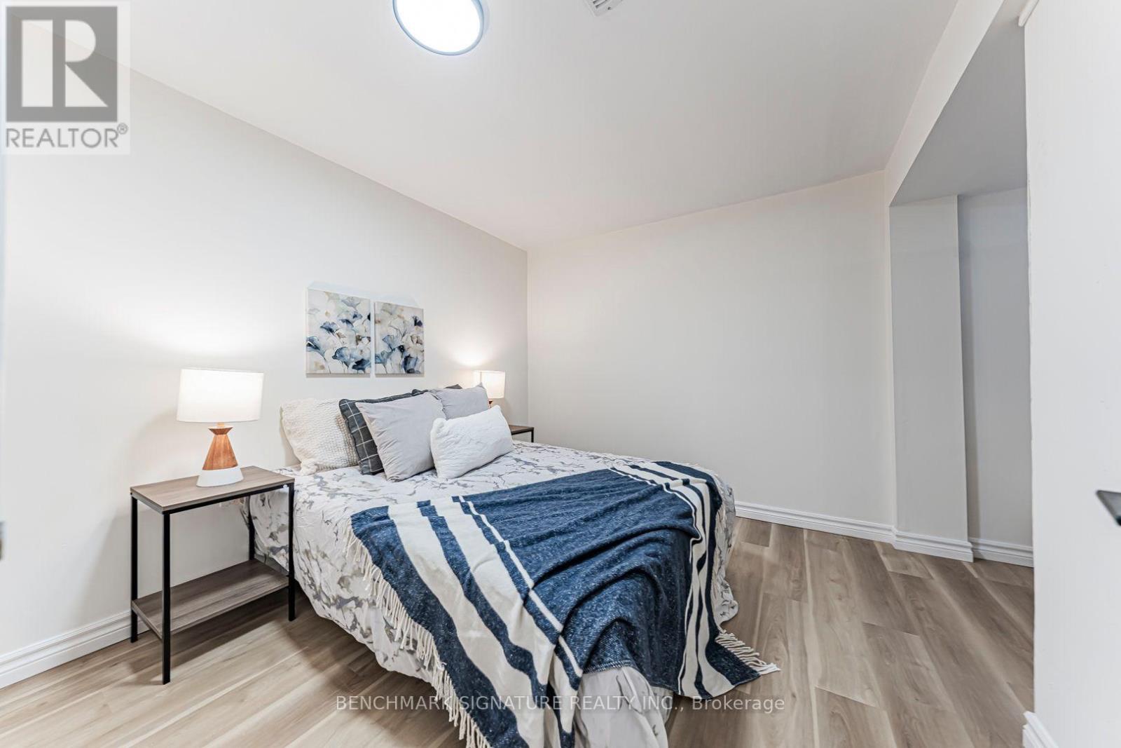 102 HARNESS CIRCLE - 31