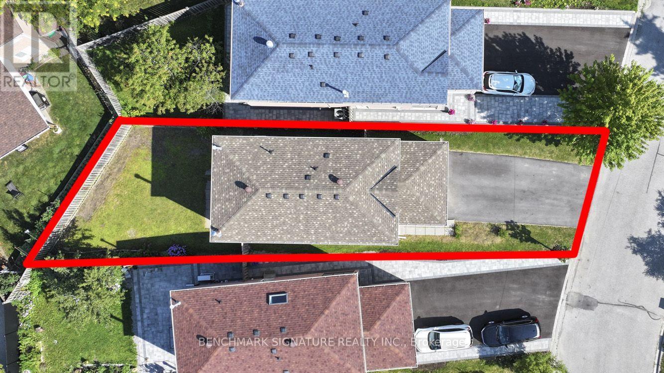 102 HARNESS CIRCLE - 37