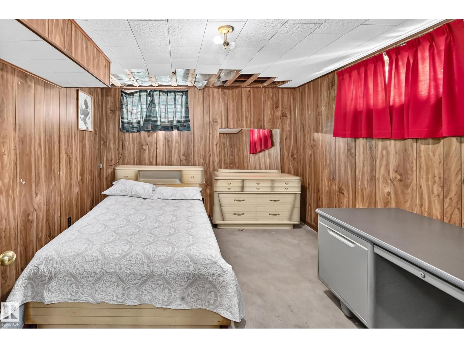 15703 84 AV NW - 29