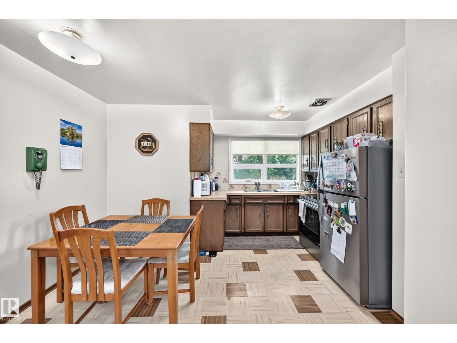 15703 84 AV NW - 3