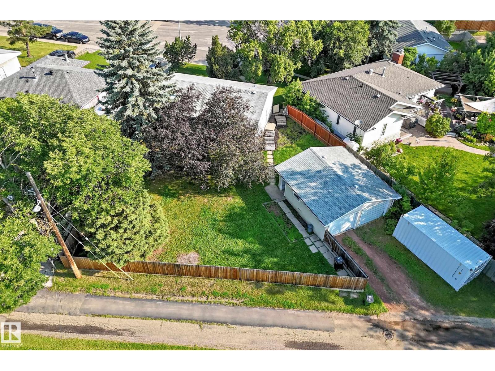 15703 84 AV NW - 42