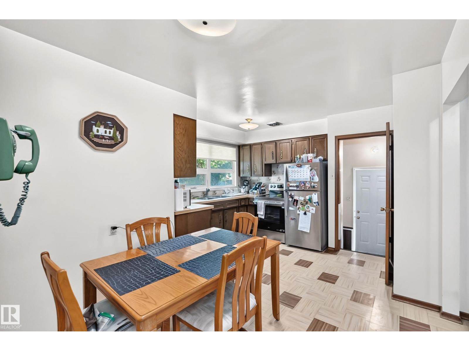 15703 84 AV NW - 8