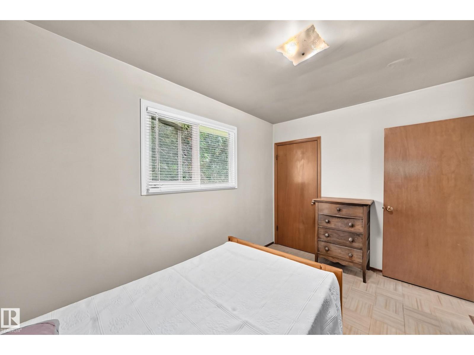 15703 84 AV NW - 16