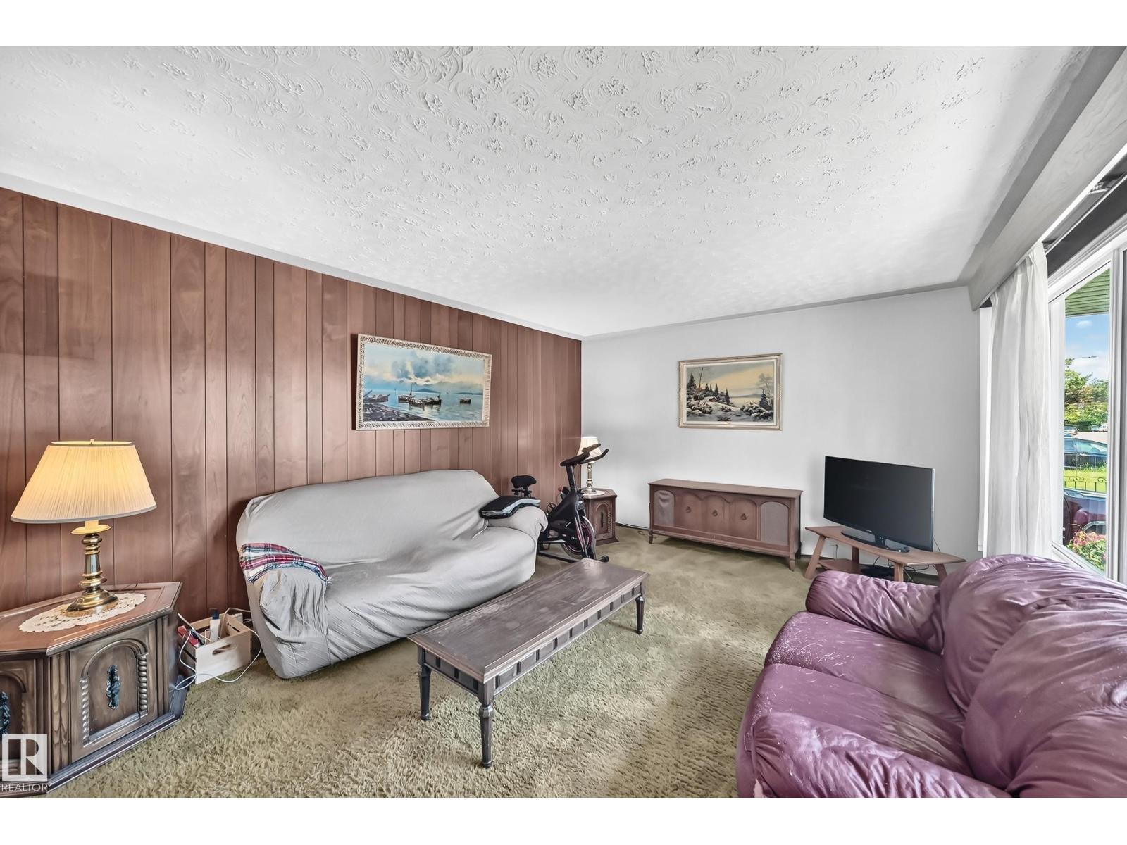 15703 84 AV NW - 10