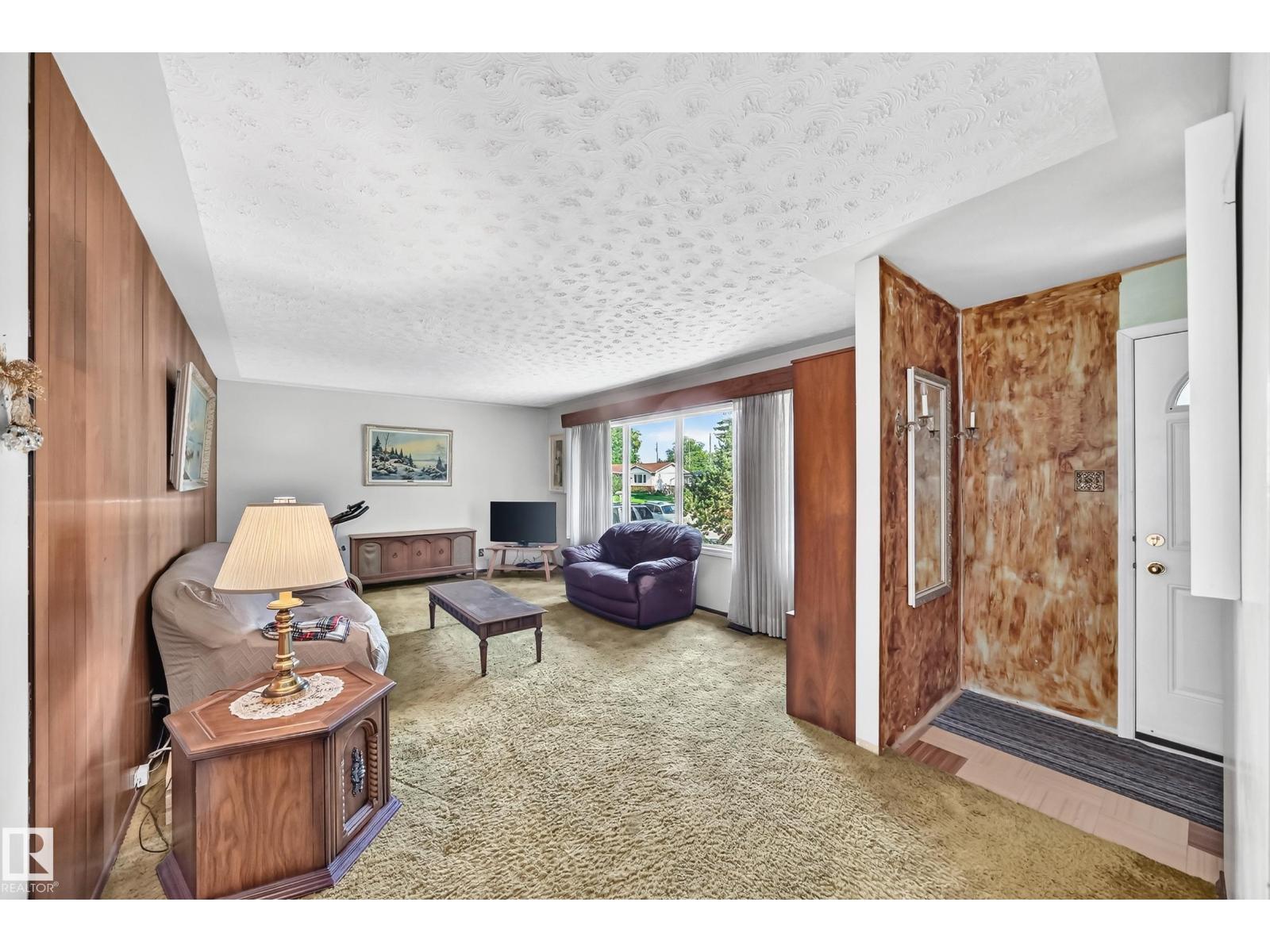 15703 84 AV NW - 9