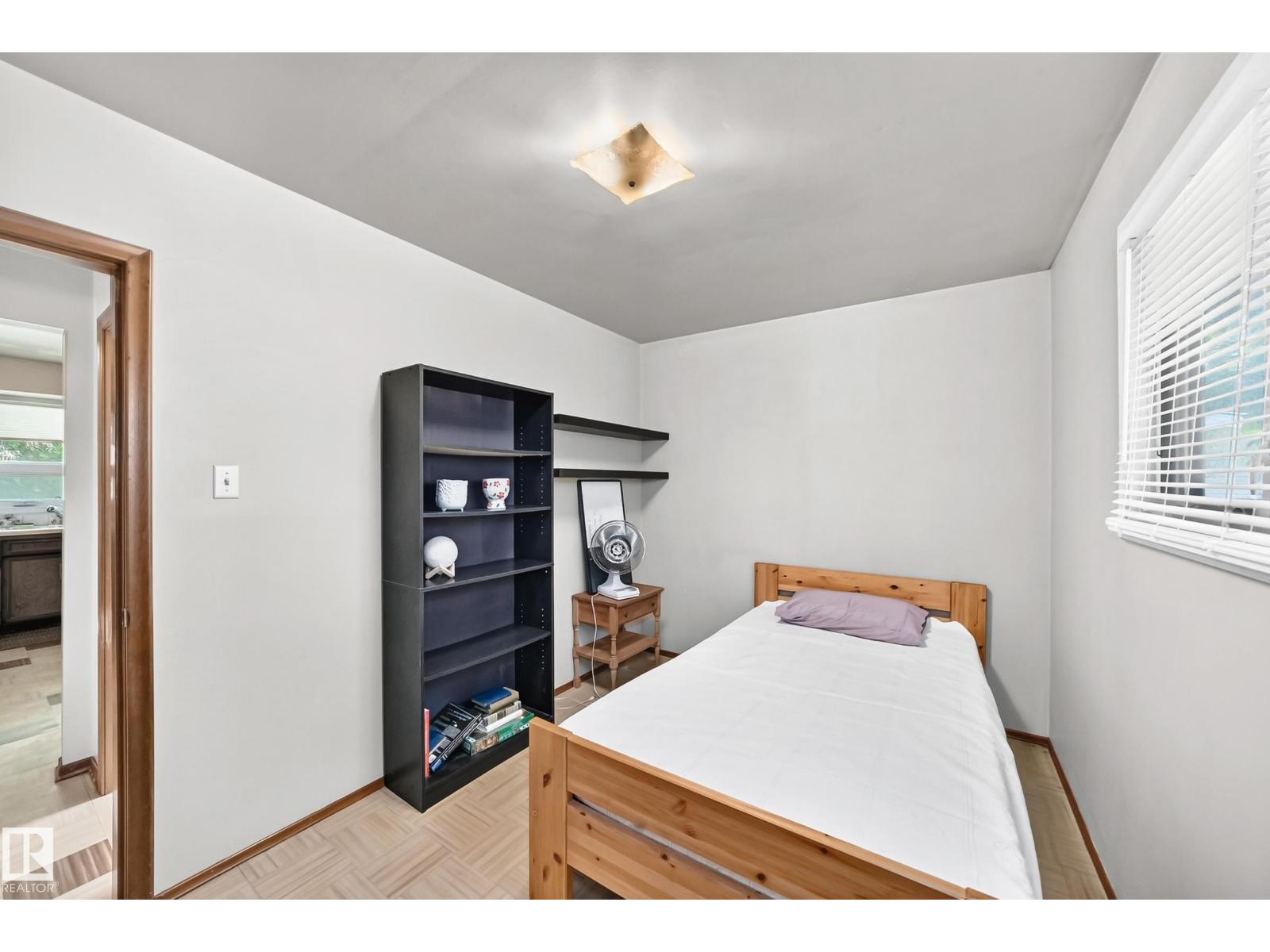 15703 84 AV NW - 18