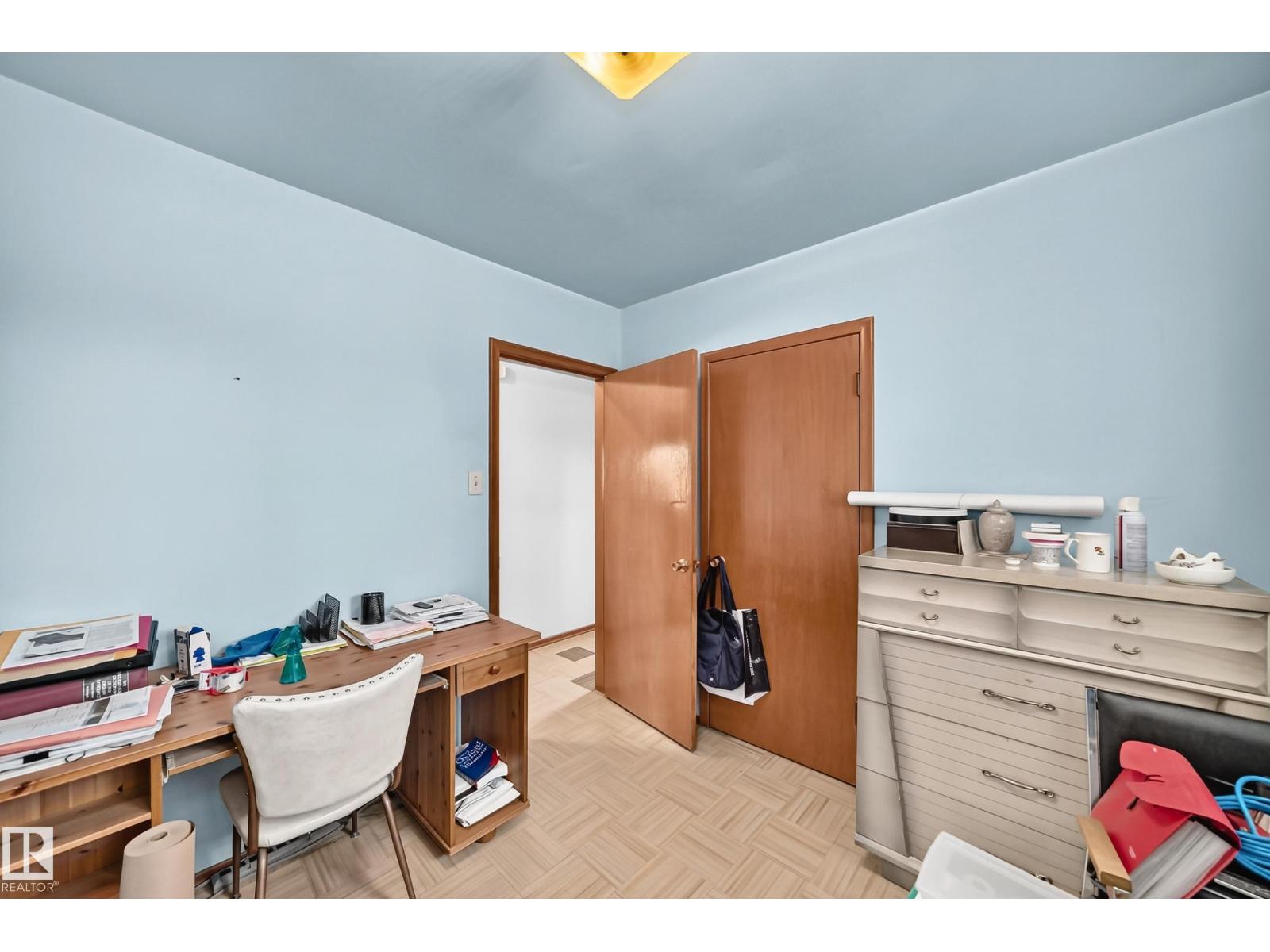 15703 84 AV NW - 20