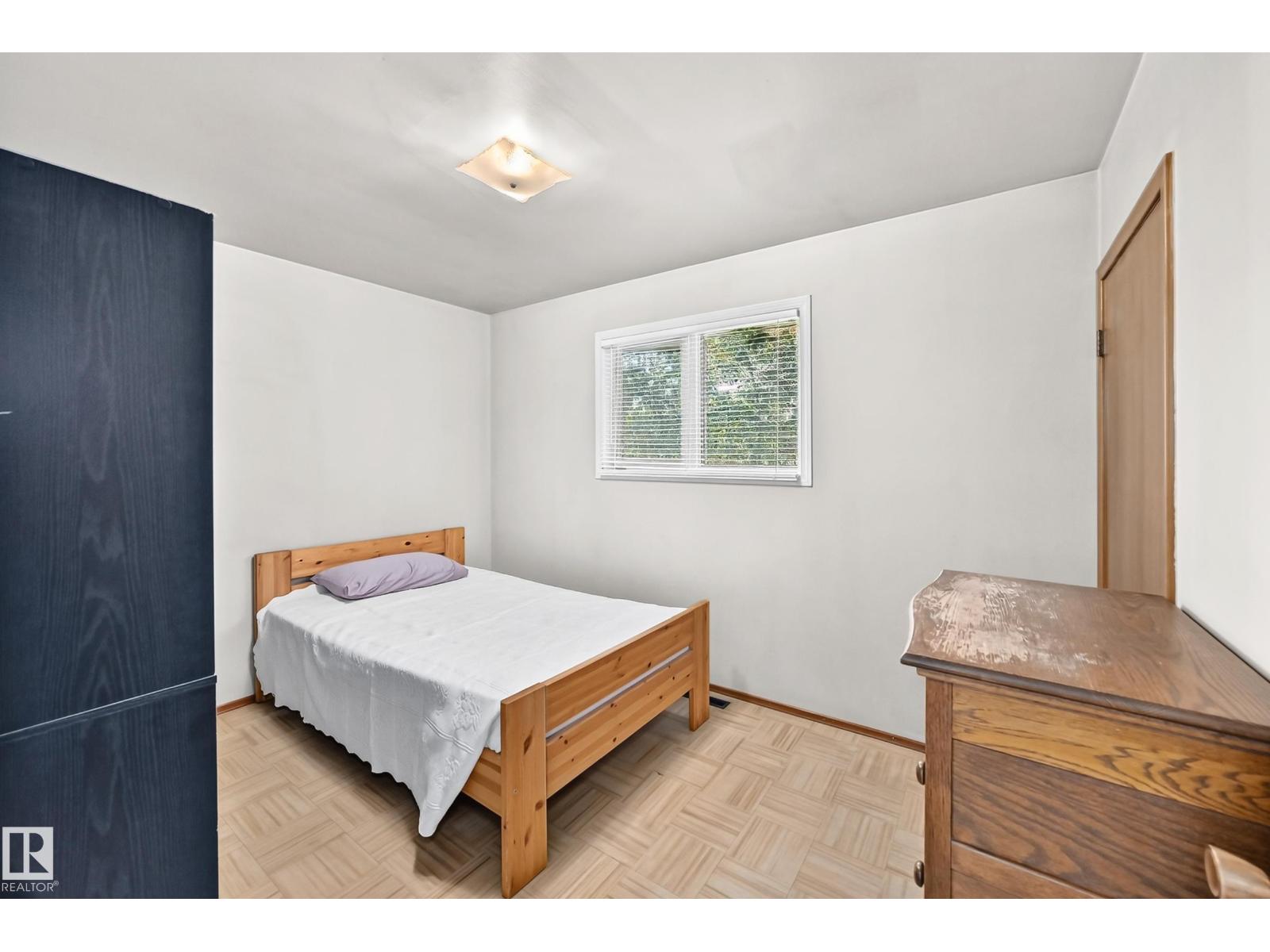 15703 84 AV NW - 17