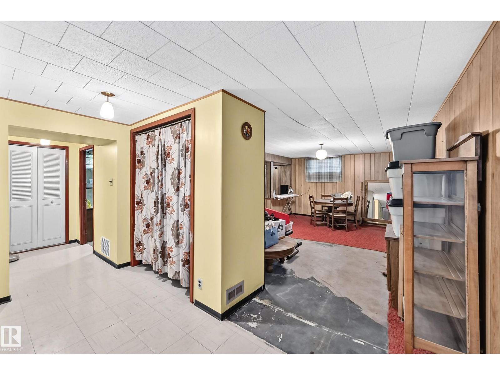 15703 84 AV NW - 23