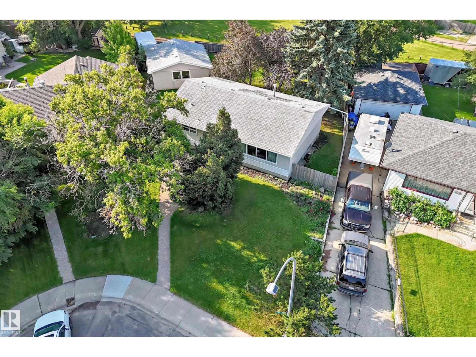 15703 84 AV NW - 38