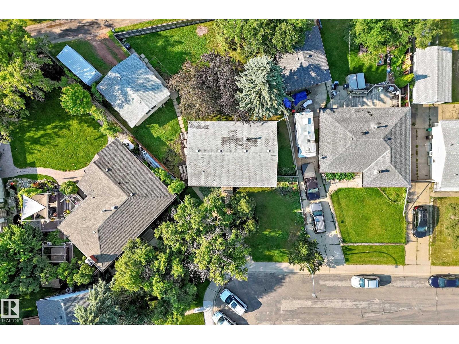 15703 84 AV NW - 44