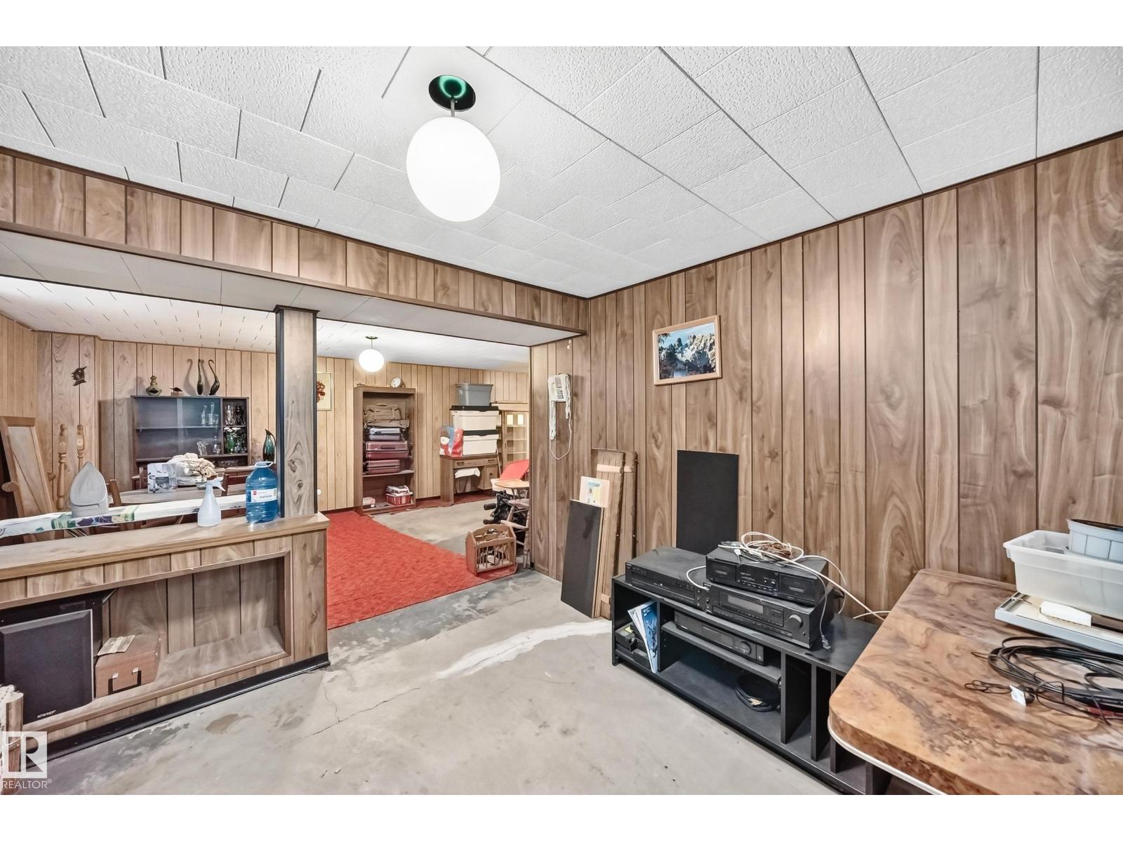 15703 84 AV NW - 28