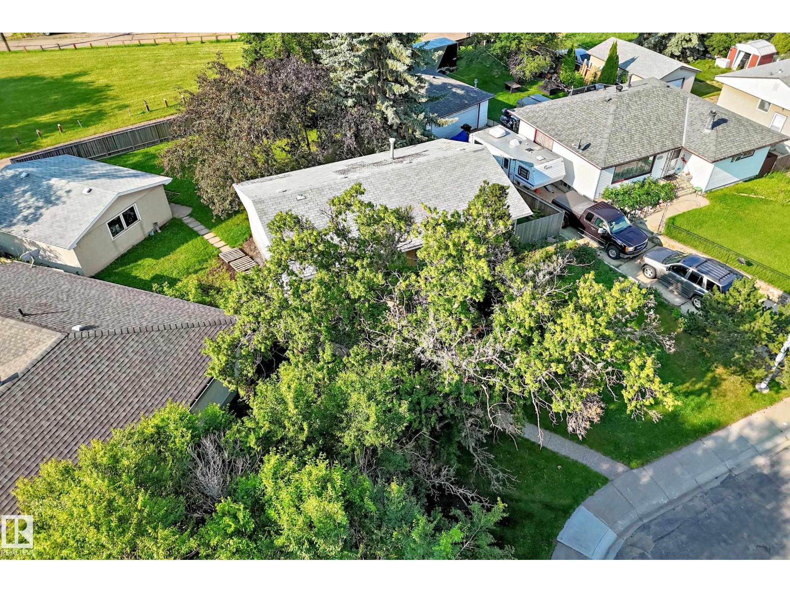 15703 84 AV NW - 40