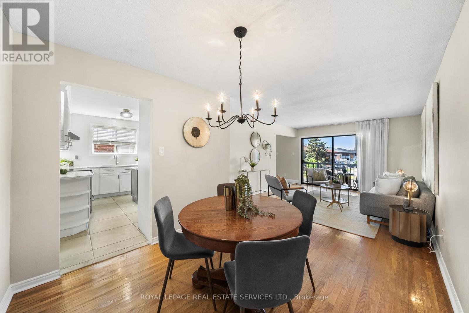 34 JOHN LINDSAY COURT - 12
