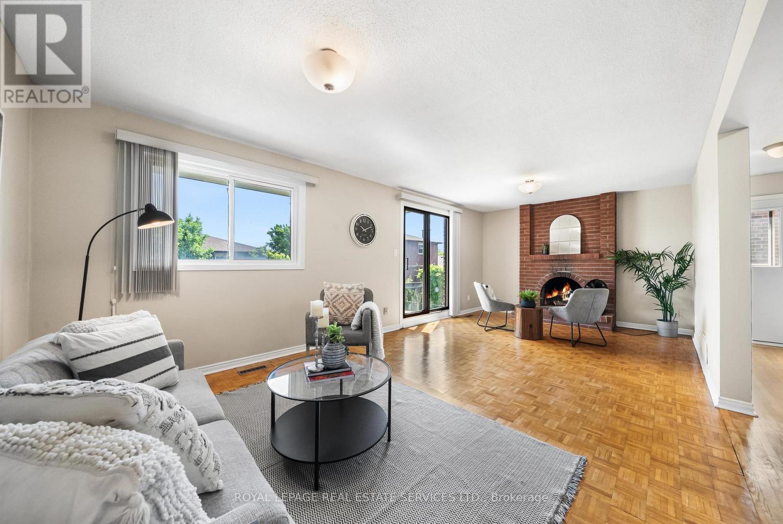 34 JOHN LINDSAY COURT - 28