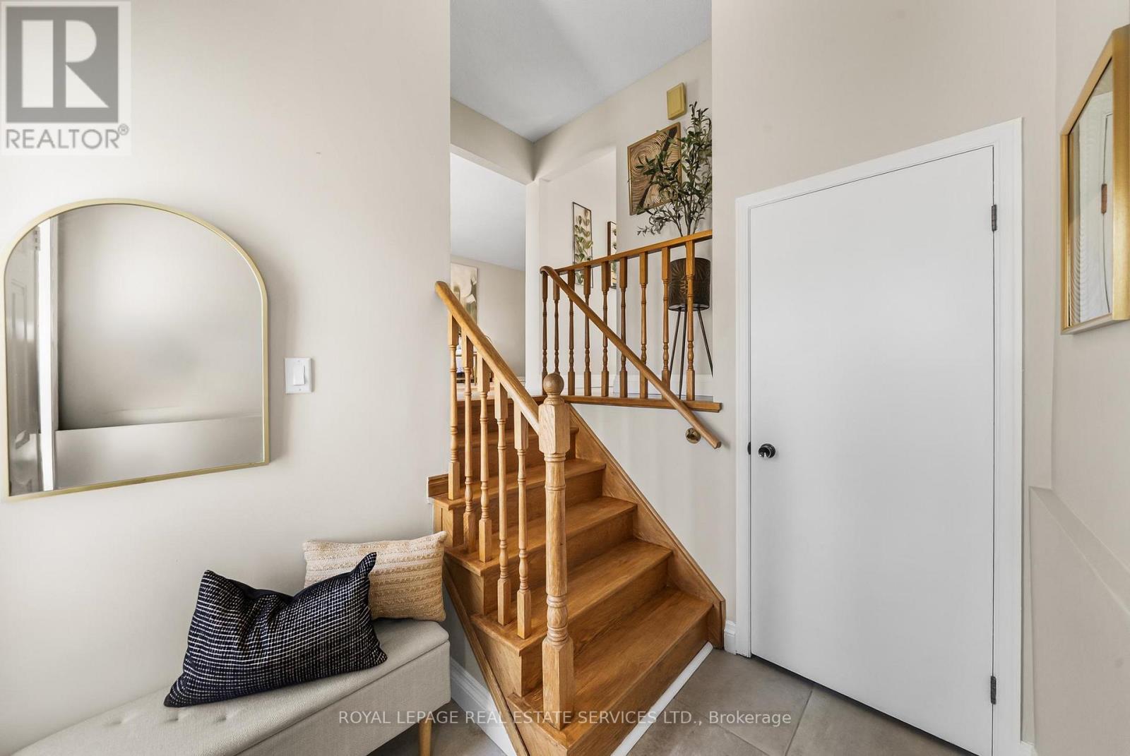 34 JOHN LINDSAY COURT - 3