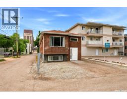 4pc Bathroom - 1957 Halifax Street, Regina, SK S4P1T6 Photo 18