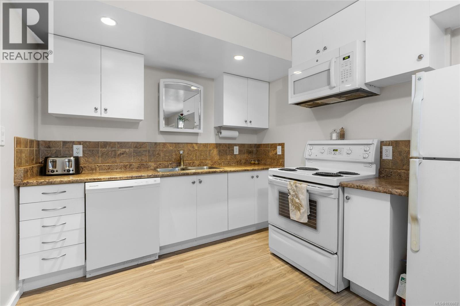 661 Marlisa Pl - 28