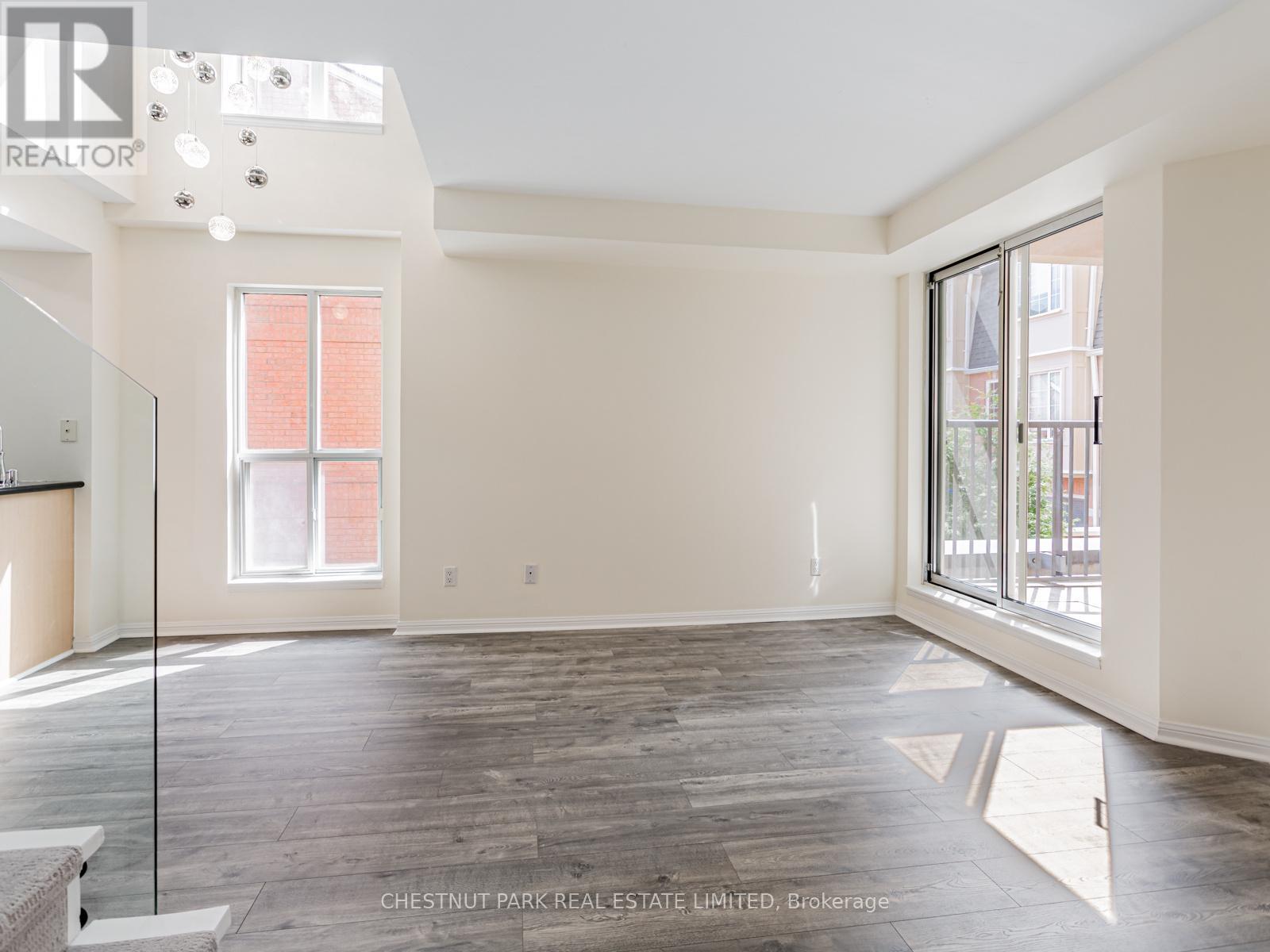 #246 139 MERTON STREET - 14