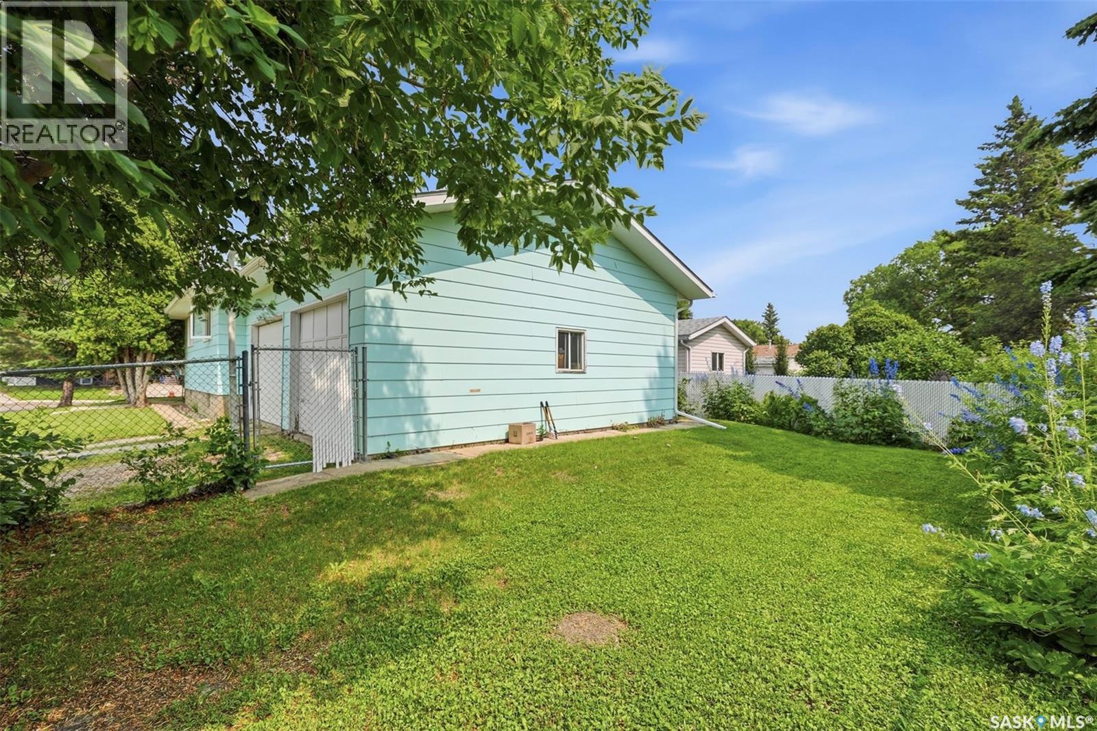 29 Macdowall CRESCENT - 32