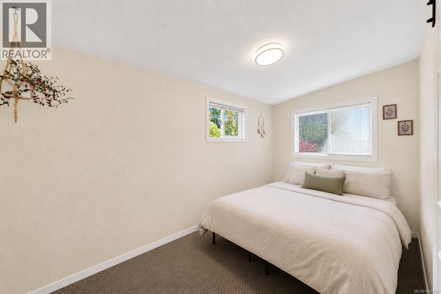 1120 Caledonia Ave - 11