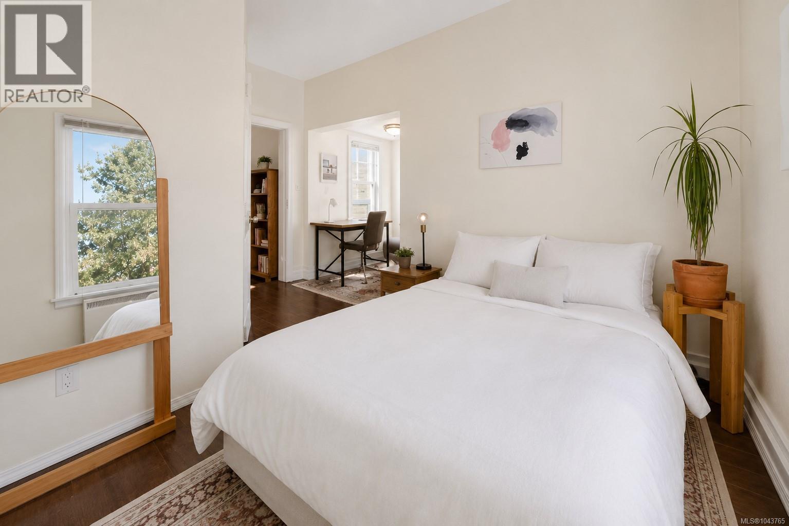 1120 Caledonia Ave - 23