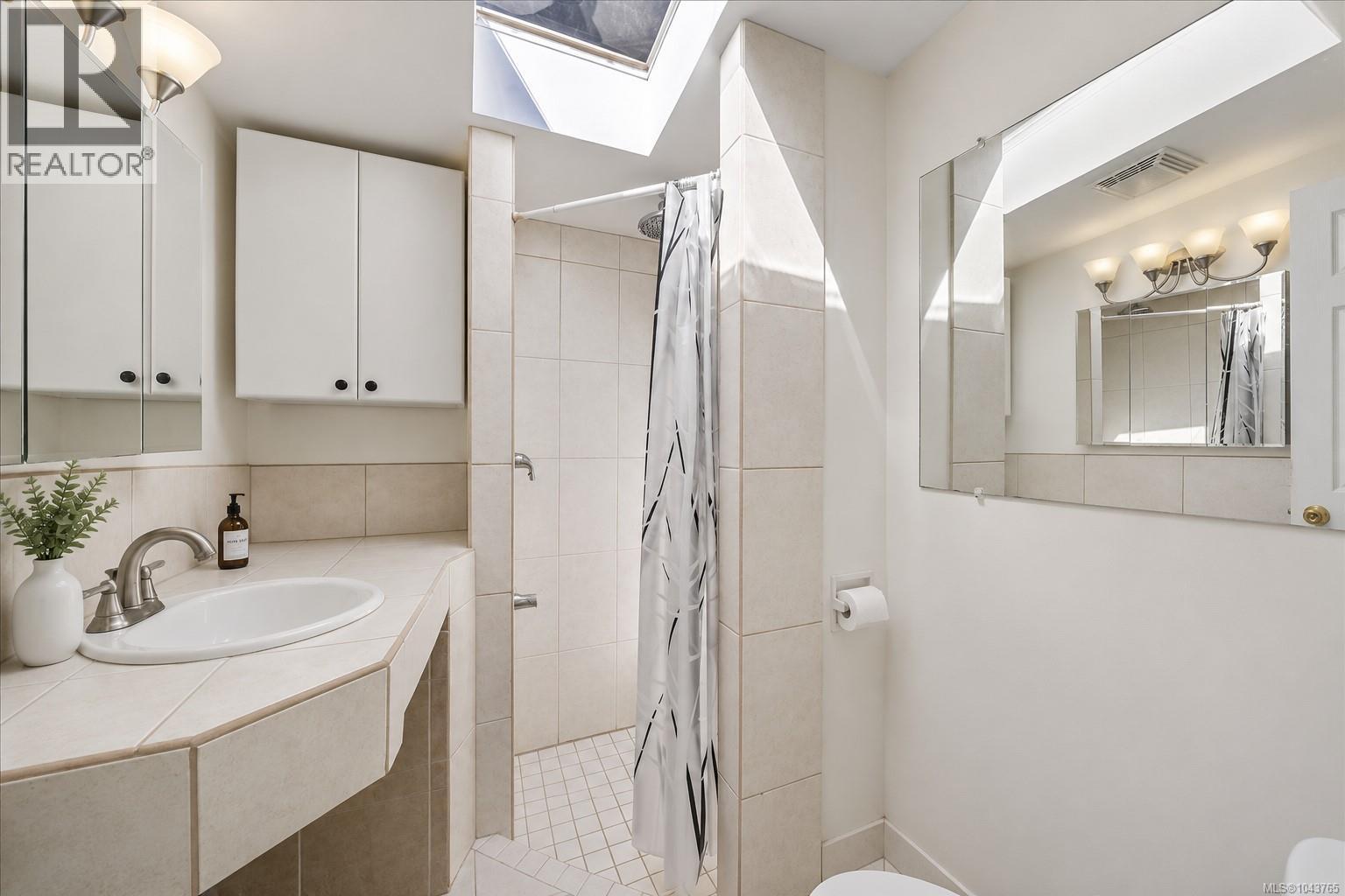 1120 Caledonia Ave - 36