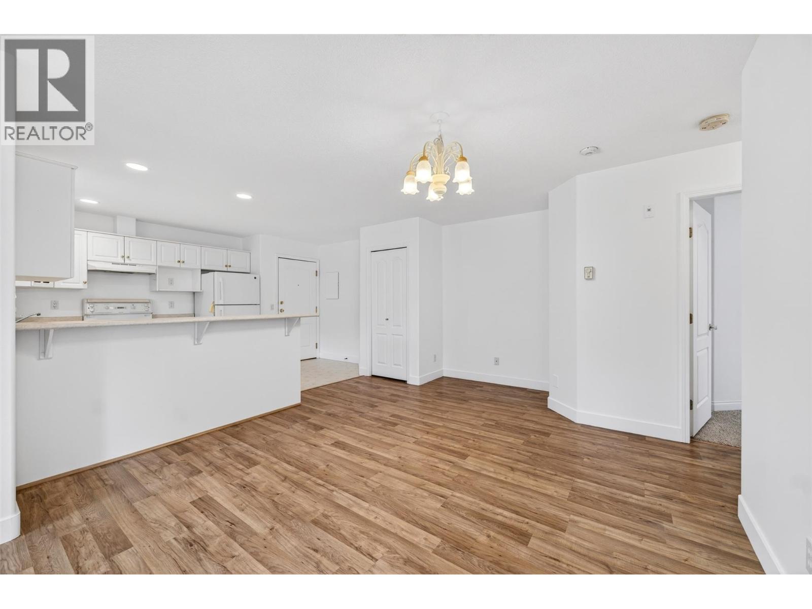 #301 330 7 Street SE - 12