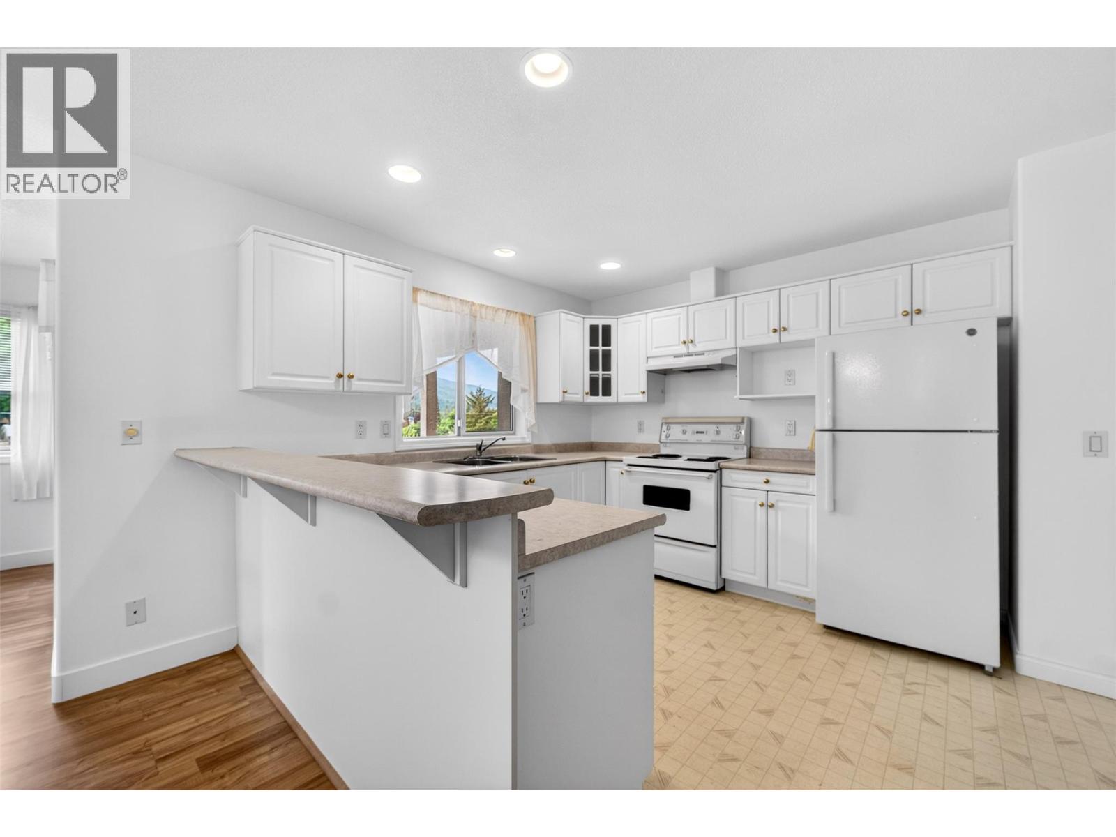 #301 330 7 Street SE - 18