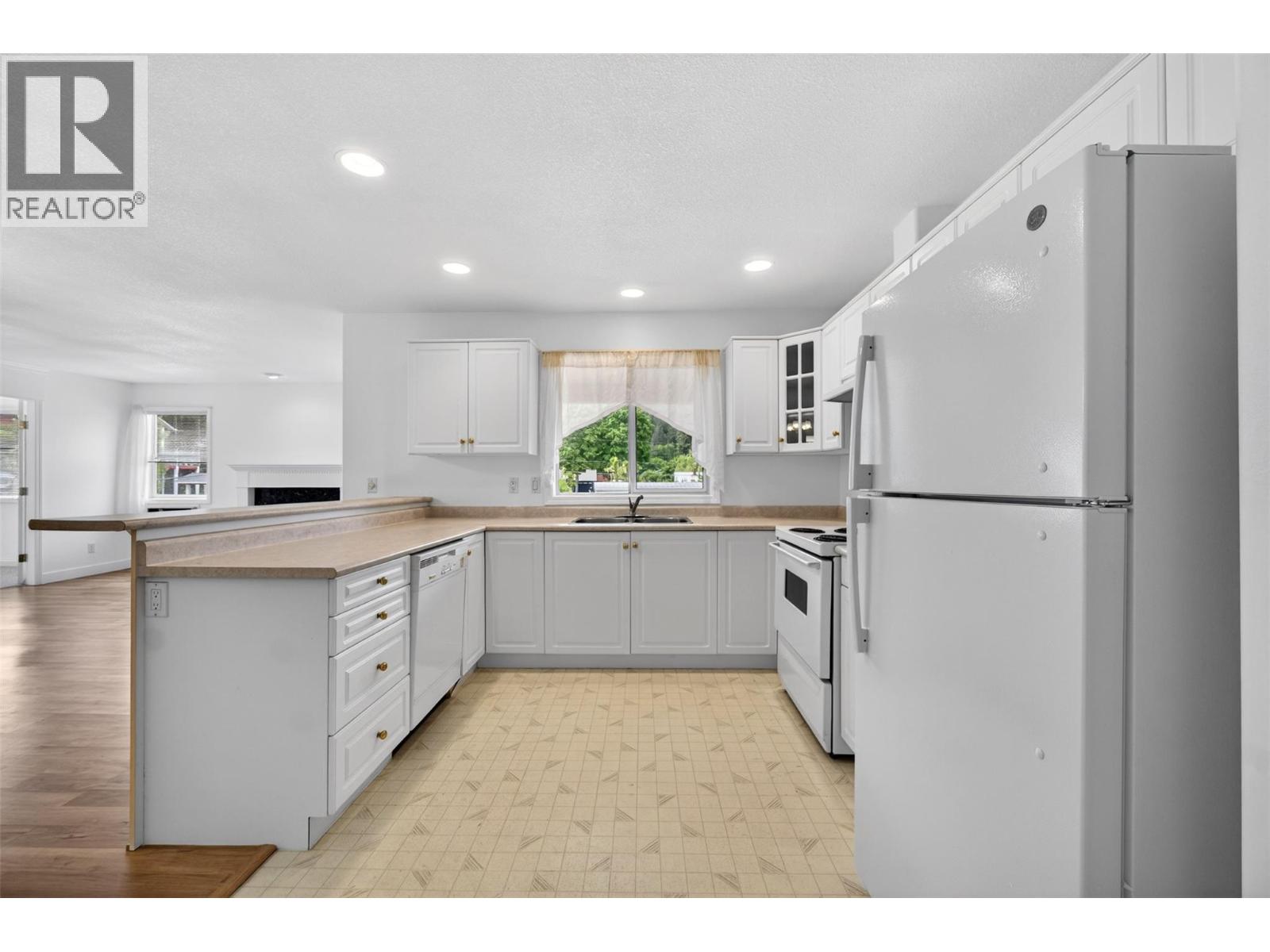 #301 330 7 Street SE - 20